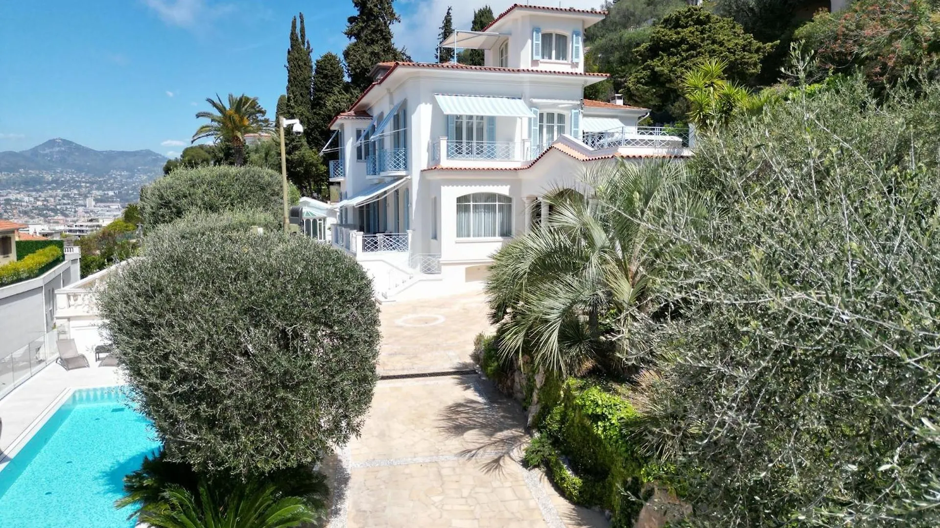 Luxury Villa At Mont Boron, Swimming Pool Overviewing The Bay Nice