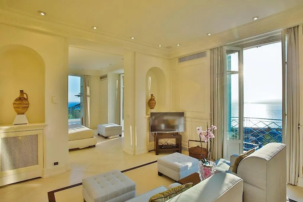 Luxury Villa At Mont Boron, Swimming Pool Overviewing The Bay Nice
