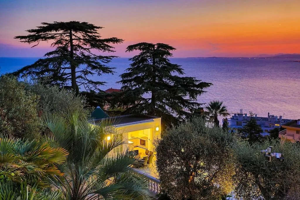 Luxury Villa At Mont Boron, Swimming Pool Overviewing The Bay Nice France