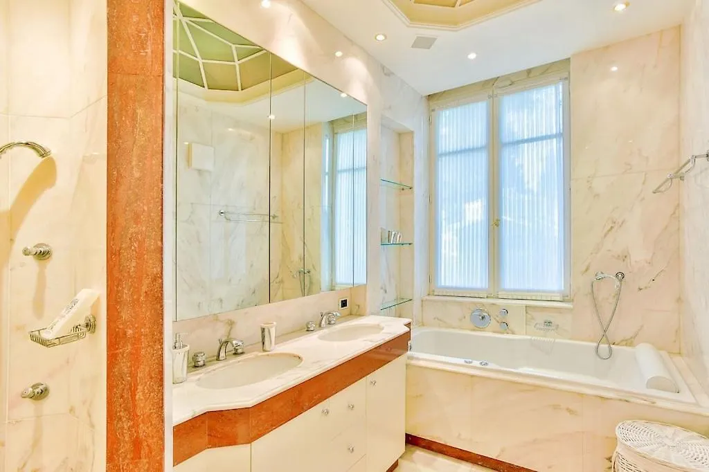 Luxury Villa At Mont Boron, Swimming Pool Overviewing The Bay Nice 0*,  France